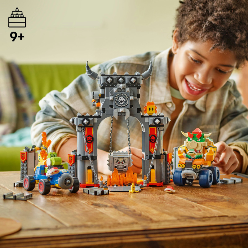 Конструктор LEGO Super Mario Mario Kart – Bowser та його замок (72039)