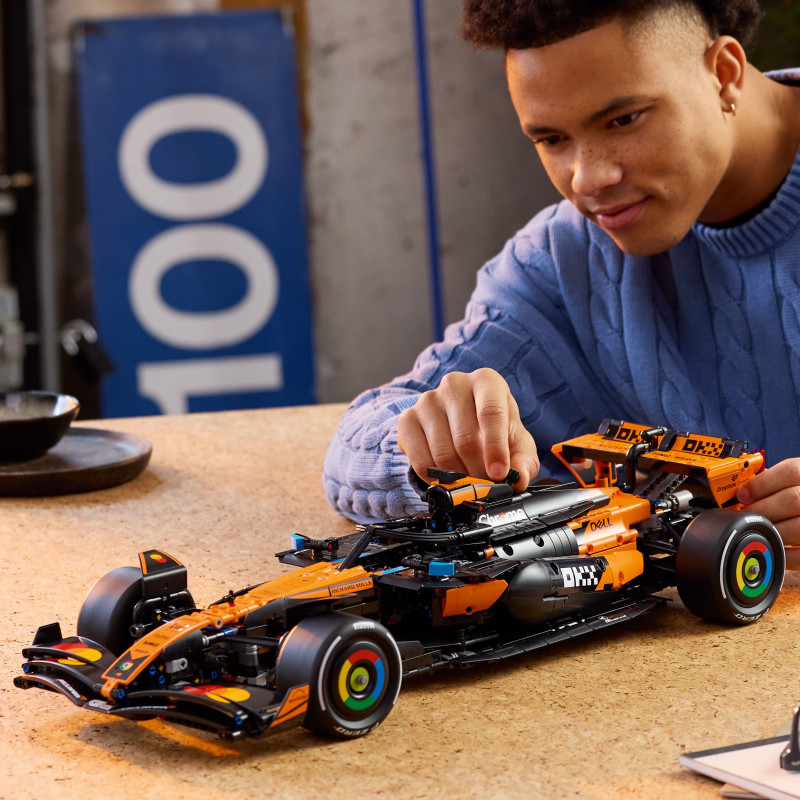 Конструктор LEGO Technic McLaren MCL39 F1 (42228)