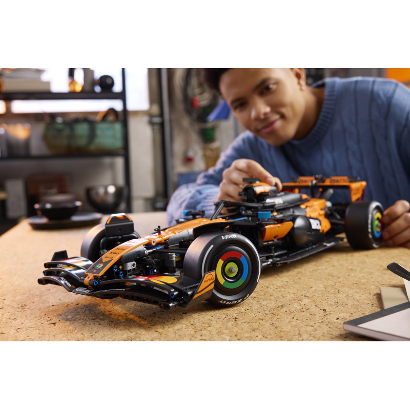 Конструктор LEGO Technic McLaren MCL39 F1 (42228)