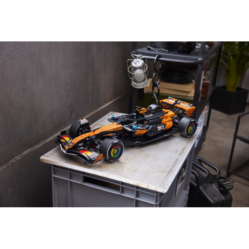 Конструктор LEGO Technic McLaren MCL39 F1 (42228)