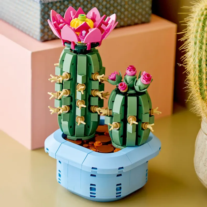 Конструктор LEGO Botanicals Цвітіння кактуса (11509)