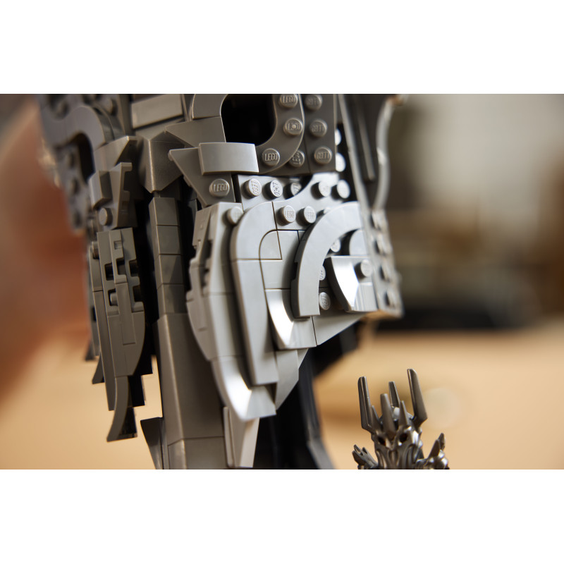 Конструктор LEGO Icons Володар перснів: шолом Саурона (11373)
