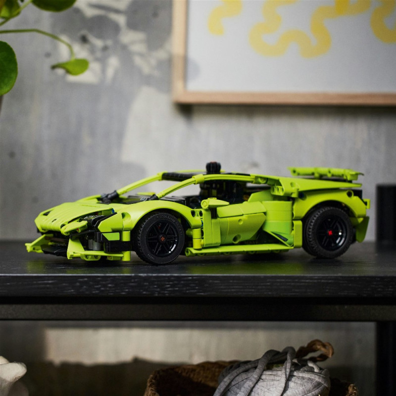 Конструктор LEGO Technic Lamborghini Huracán Tecnica (42161)