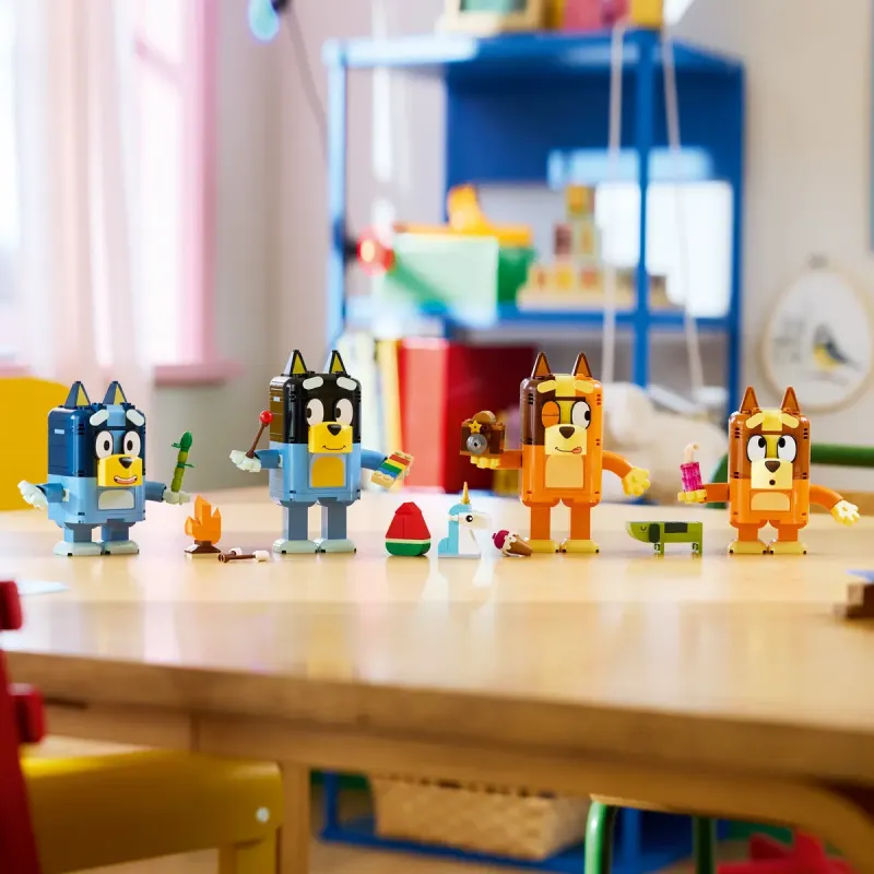 Конструктор LEGO Bluey Сім'я Блуї з кубиків (11217)