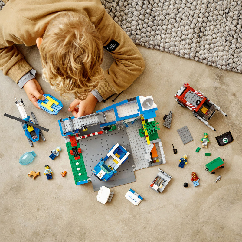 Конструктор LEGO Поліцейська дільниця(60316)