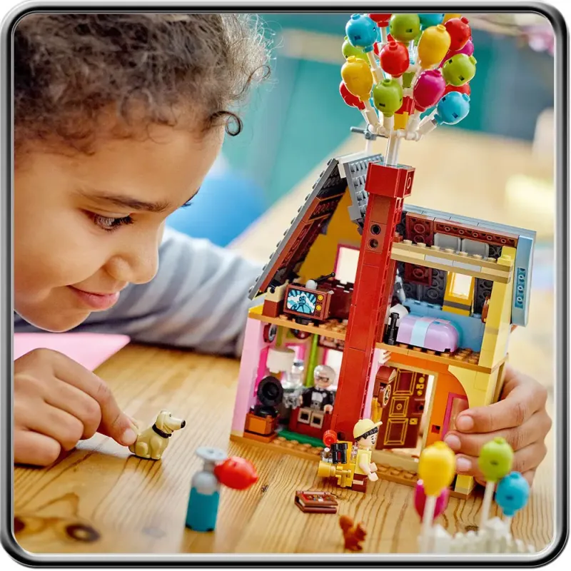 Конструктор LEGO Disney Будинок. Вперед та вгору (43217
