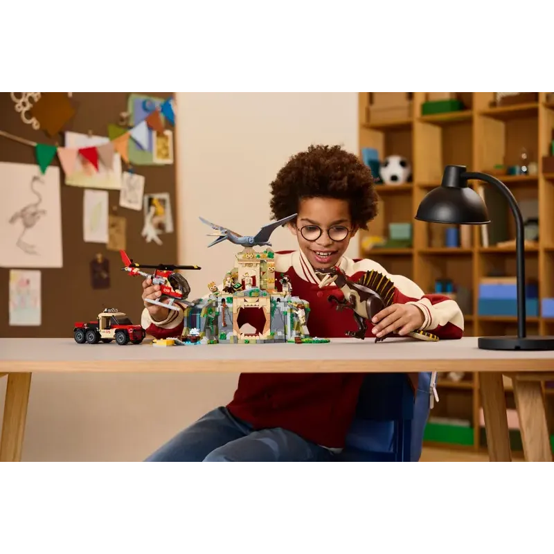 Конструктор LEGO Jurassic World Повітряна місія зі спинозавром та кетцалькоатлем (76976)