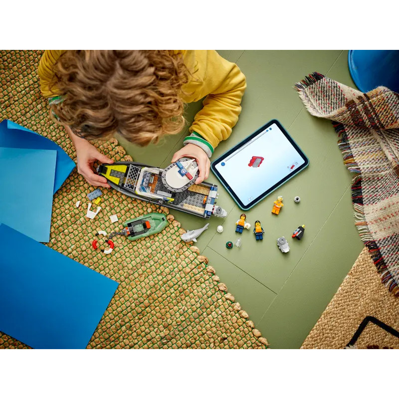 Конструктор LEGO City Переслідування на поліц катері (60456)