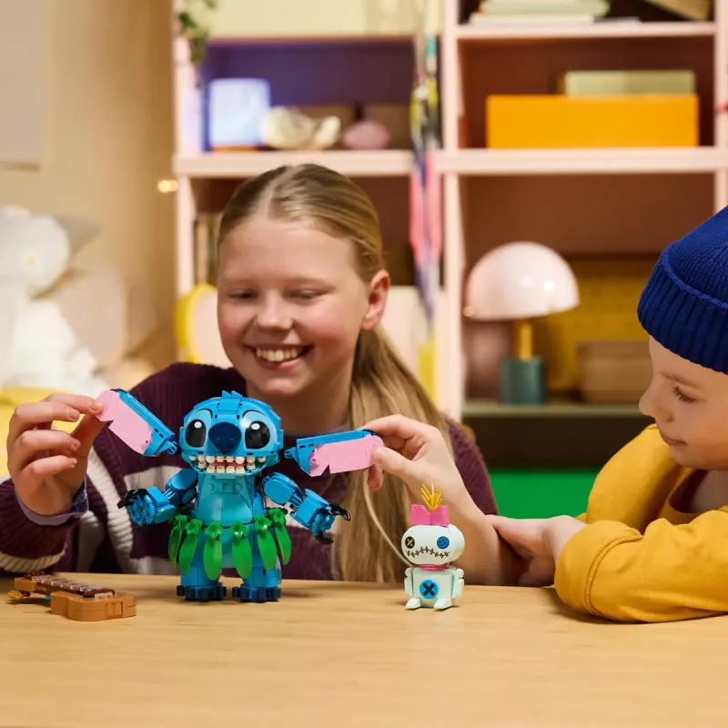 Конструктор LEGO Disney Стіч і Страхопудка (43296)