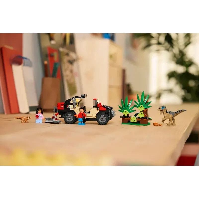 Конструктор LEGO Jurassic World Втеча від раптора (76972)