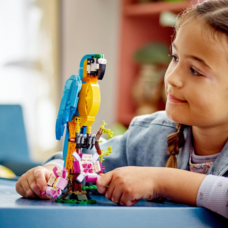 Конструктор LEGO Creator Екзотичний попугай (31136)