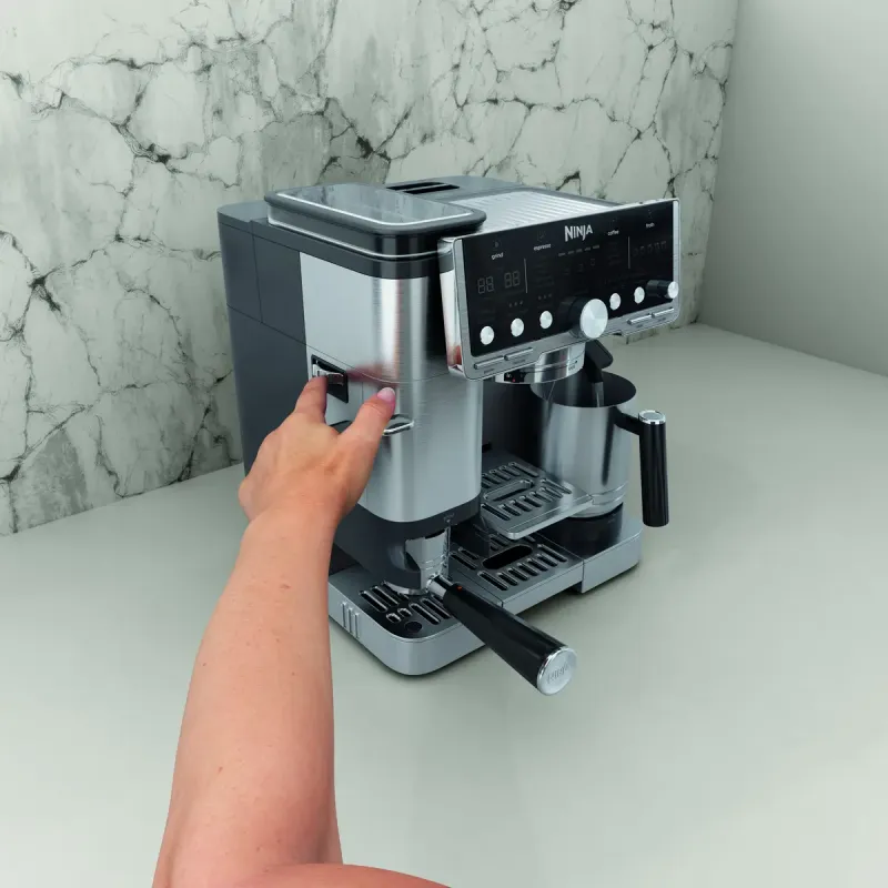 Кофемашина Ninja Luxe Cafe Essential Coffee Maker ES701EU