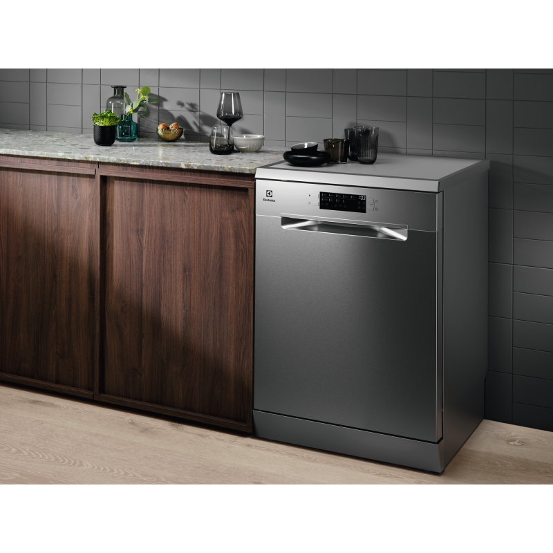 Посудомийна машина Electrolux ESM64831SX