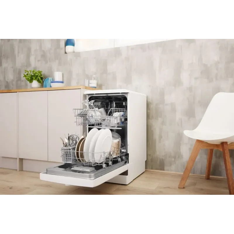 Посудомоечная машина Indesit DSCFE1B10S