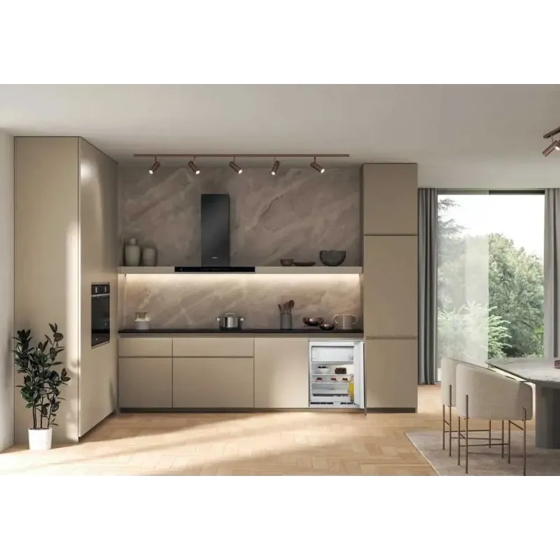 Вбудований холодильник Whirlpool WBUF 011