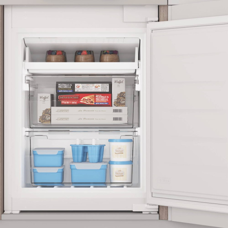 Indesit INC20T321EU