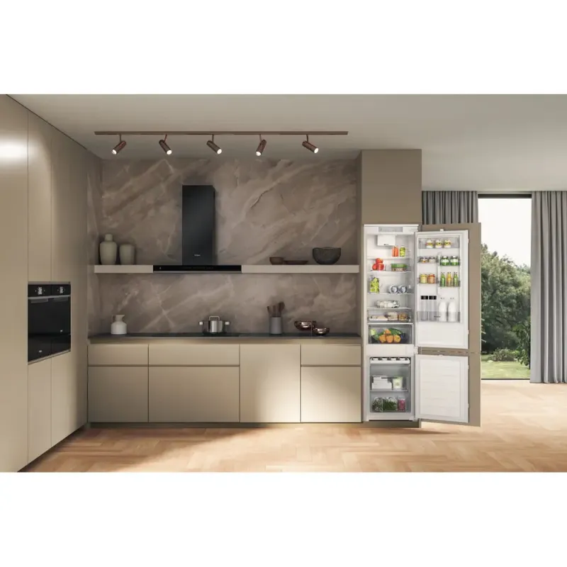 Встраиваемый холодильник Whirlpool WHC20D023B1SF