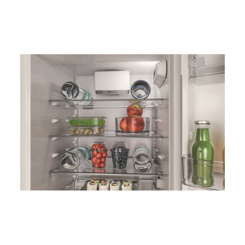Встраиваемый холодильник Whirlpool WHC18D011C1SF