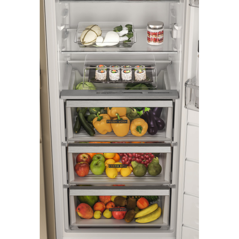 Встраиваемый холодильник Whirlpool WHSD18A013C1