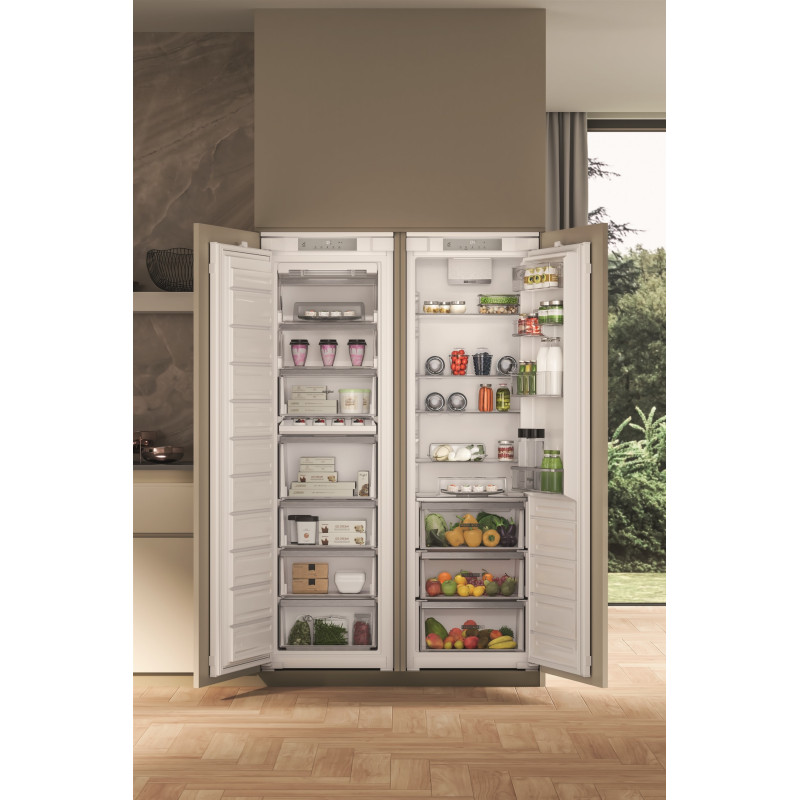 Встраиваемый холодильник Whirlpool WHSD18A013C1