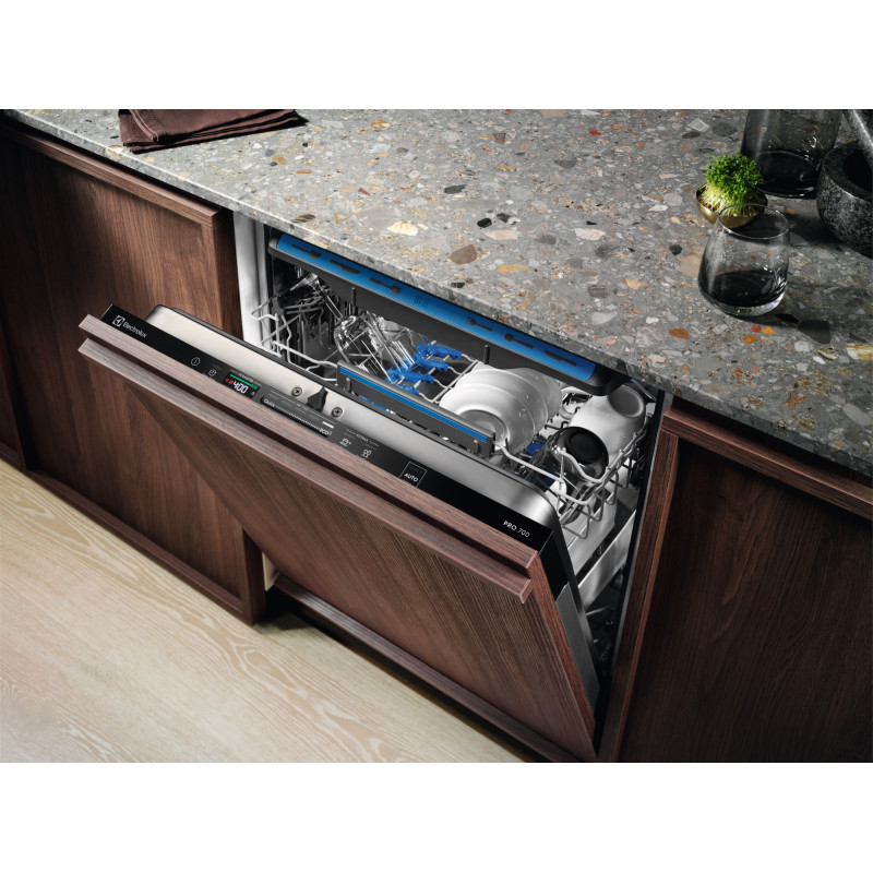 Вбудована посудомийна машина Electrolux EEM48221L