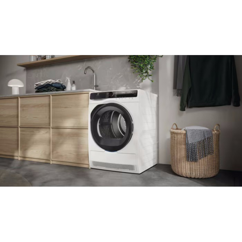 Сушильна машина Electrolux EW8D595MUC