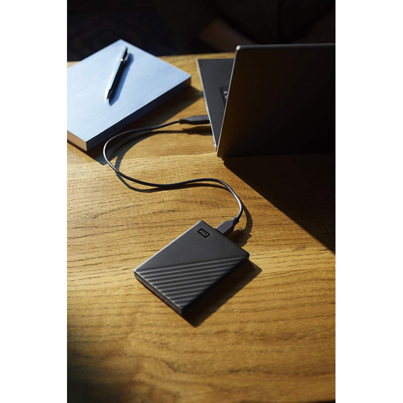 Внешний жесткий диск WD My Passport 4 TB Black (WDBPKJ0040BBK-WESN)