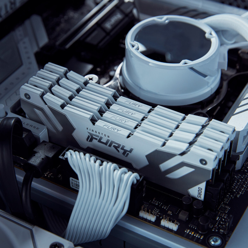 Оперативная память Kingston FURY 32 GB (2x16GB) DDR5 7200 MHz Renegade Silver/White (KF572C38RWK2-32)