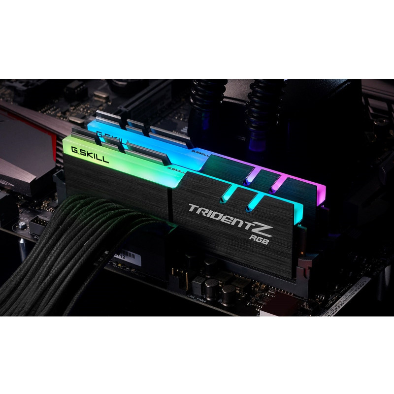 Оперативна пам'ять G.Skill DDR4-4000 16384MB PC4-32000 (Kit of 2x8192) Trident Z RGB (F4-4000C18D-16GTZRB)
