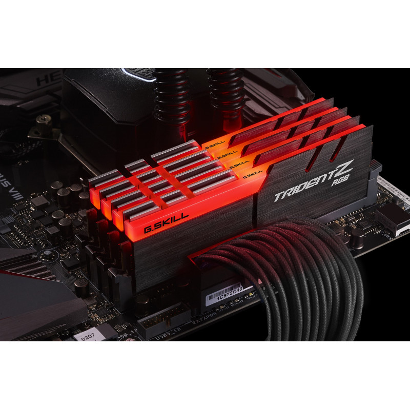 Оперативна пам'ять G.Skill DDR4-4000 16384MB PC4-32000 (Kit of 2x8192) Trident Z RGB (F4-4000C18D-16GTZRB)