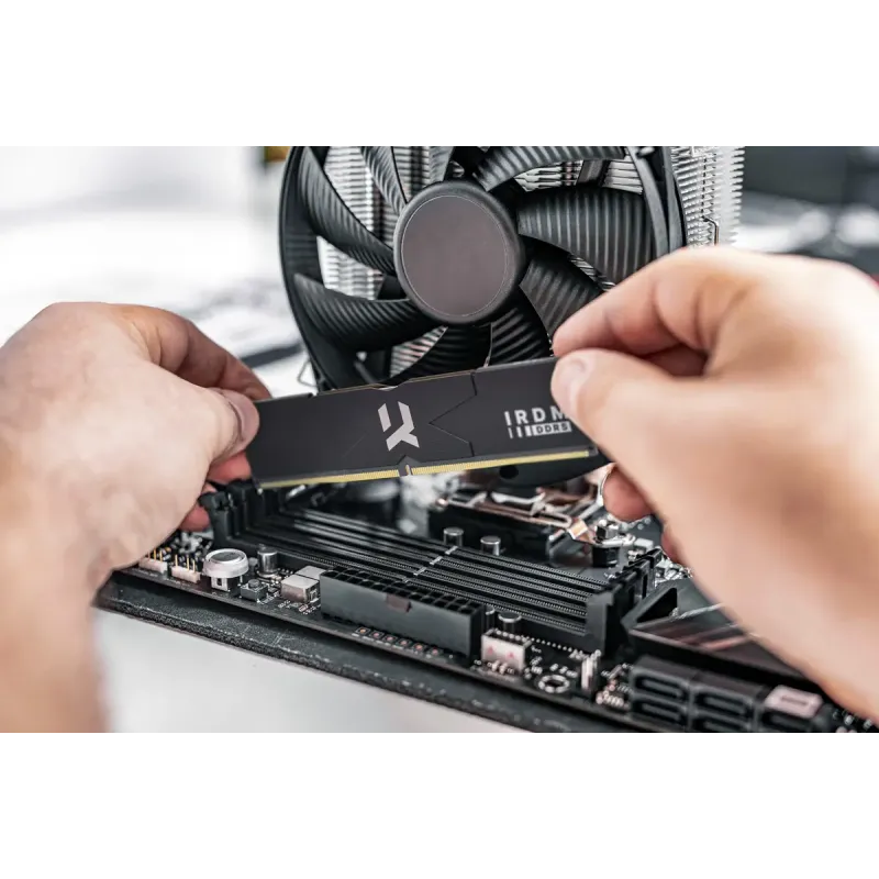 Оперативна пам'ять GOODRAM 32 GB (2x16GB) DDR5 6000 MHz IRDM Black (IR-6000D564L30S/32GDC)