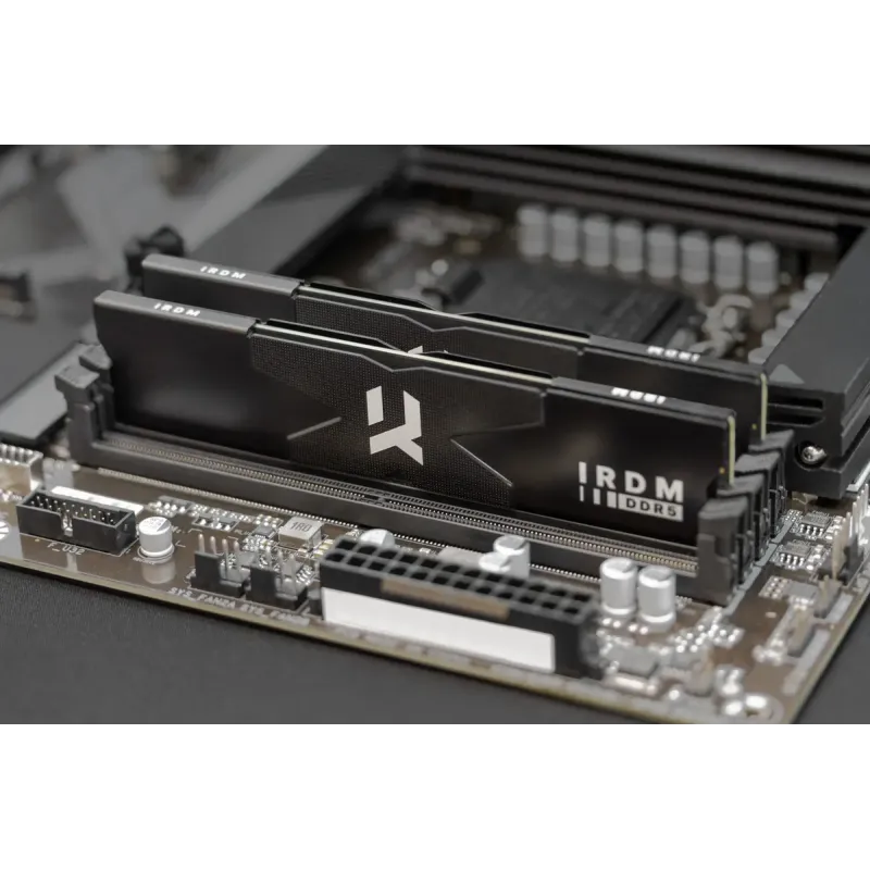 Оперативна пам'ять GOODRAM 32 GB (2x16GB) DDR5 6000 MHz IRDM Black (IR-6000D564L30S/32GDC)
