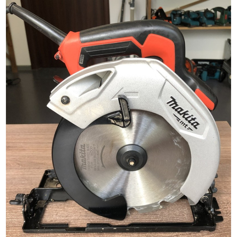 Makita M5802