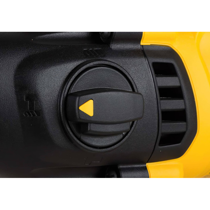 Перфоратор DeWALT DCH133N