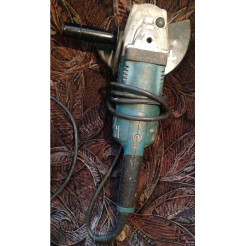Makita GA9020RF